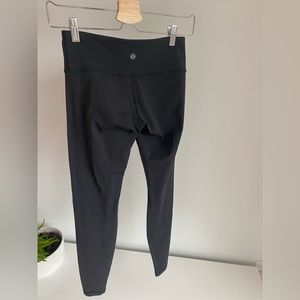 Lululemon wunder under low rise size 4